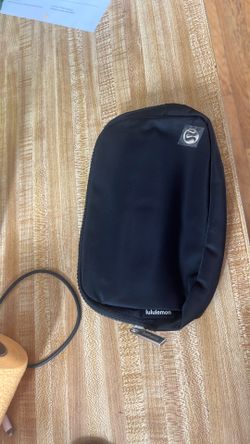 Lululemon belt bag