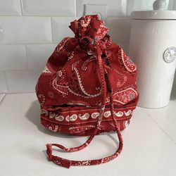 Vera Bradley Ditty Travel Waterproof Lined Bag Rare Red Paisley Bandana VB