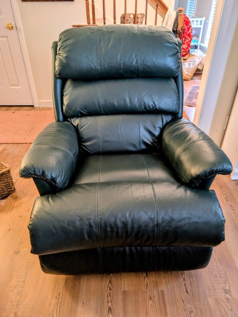 Super Comfy Green Recliner 