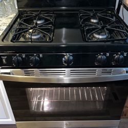 Rarely Used Like New Oven