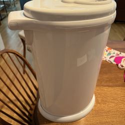 Steel Odor Locking Diaper Pail 
