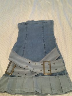 Cute Demi Dress With Built-In Belt