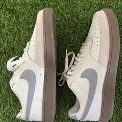(Men’s size 10 )Nike Court Vision Low HV2530-100 Unisex Size