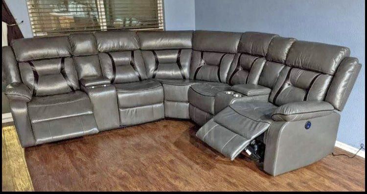 New Power Recliner Sectional Couch / Free Delivery