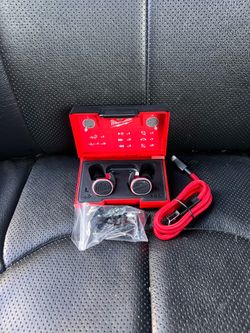 Milwaukee REDLITHIUM USB Bluetooth Jobsite Ear Buds
