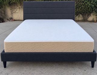 Beutiful calif king bed with good Memoryfoam mattress