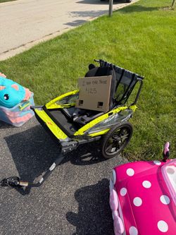 Two-seat child bicycle trailer