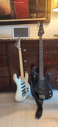 Make an offer base and guitar Silvertone and Washburn