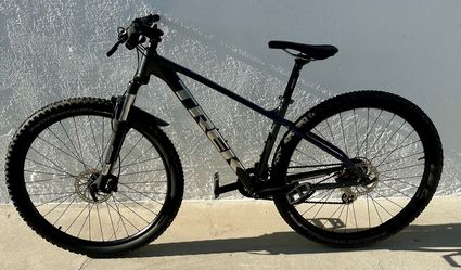 Trek Marlin 5 - Size Medium