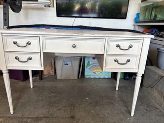 Pottery Barn Desk White Wood Desk with 5 Drawers