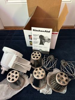 KitchenAid Slicer Attachment plus 2 Whisks and dough hook