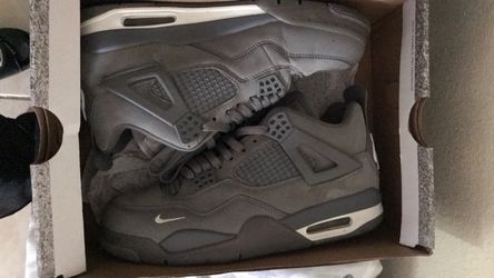 Air Jordan 4 Retro AJ (SIZE 9)