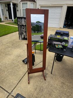 Stand up Jewelry cabinet