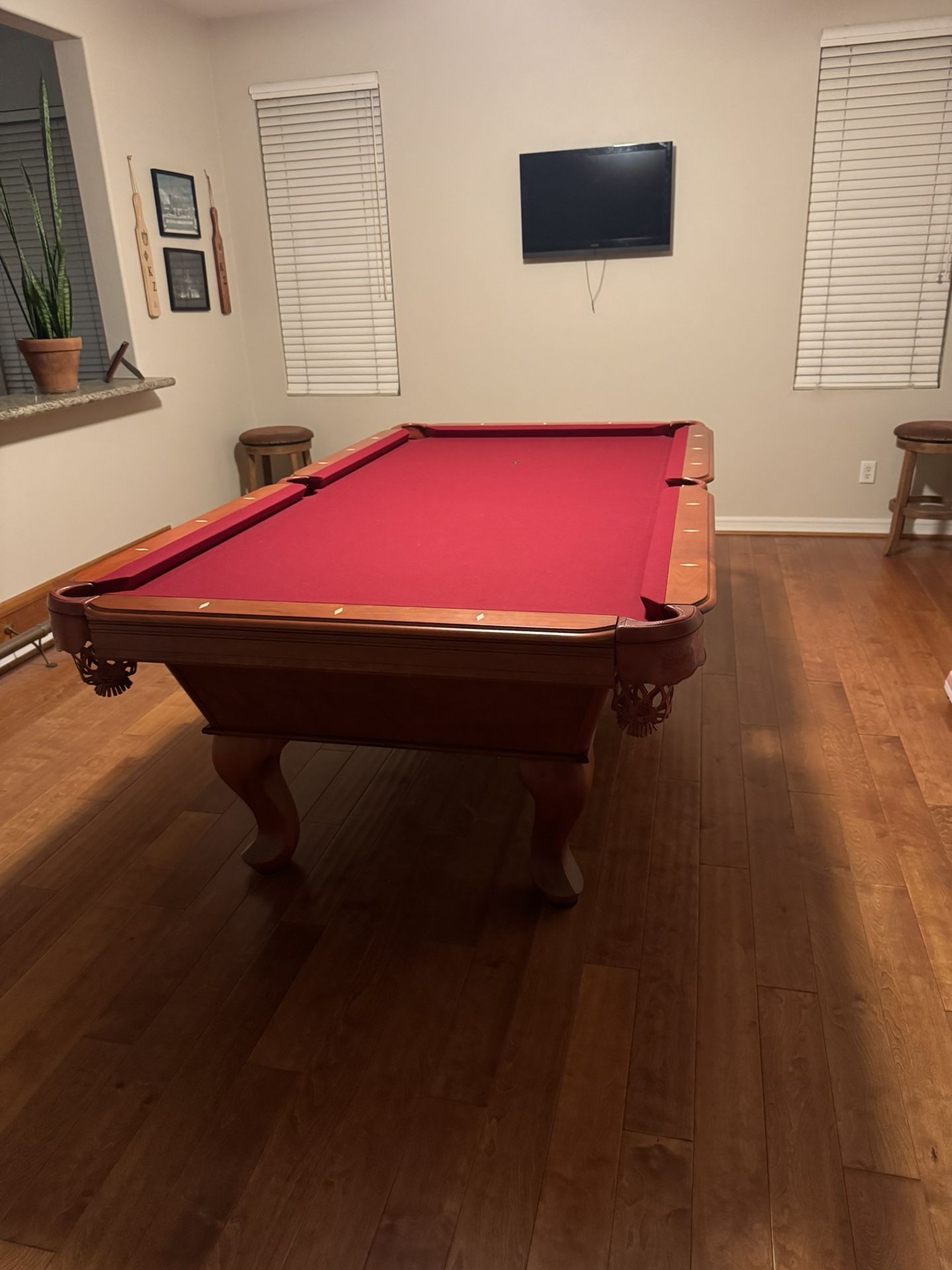 8’ Pool Table, Rack, Cues
