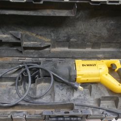 Dewalt Sawzall DWE305 corded pre owned 891207-1