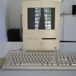 Vintage Macintosh Color Classic, 16MB Ram, 60MB HHD, Ethernet Card - All Working!