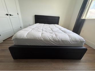 Bed frame Queen