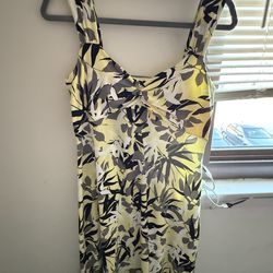 Dresses 👗 all sizes and colors.