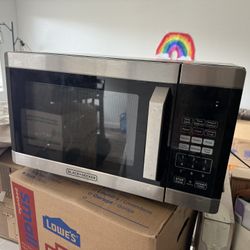 Black & Decker 0.9 Cu Ft 900w Microwave
