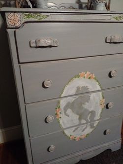 Hand painted horse dresser chest of drawers
