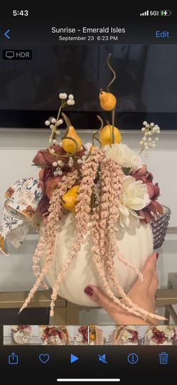 Holiday Flower Arrangements 