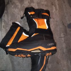 Baffin Selkirk Epic Snow Boots. Men's Size 9. Brand New. Originally $240. Only $125!