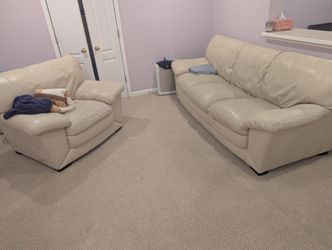 Moving sale: Sofa and chairs