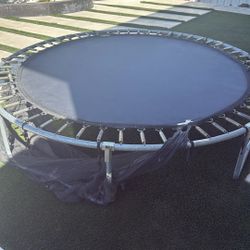Trampoline 