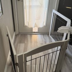 Freestanding Gate