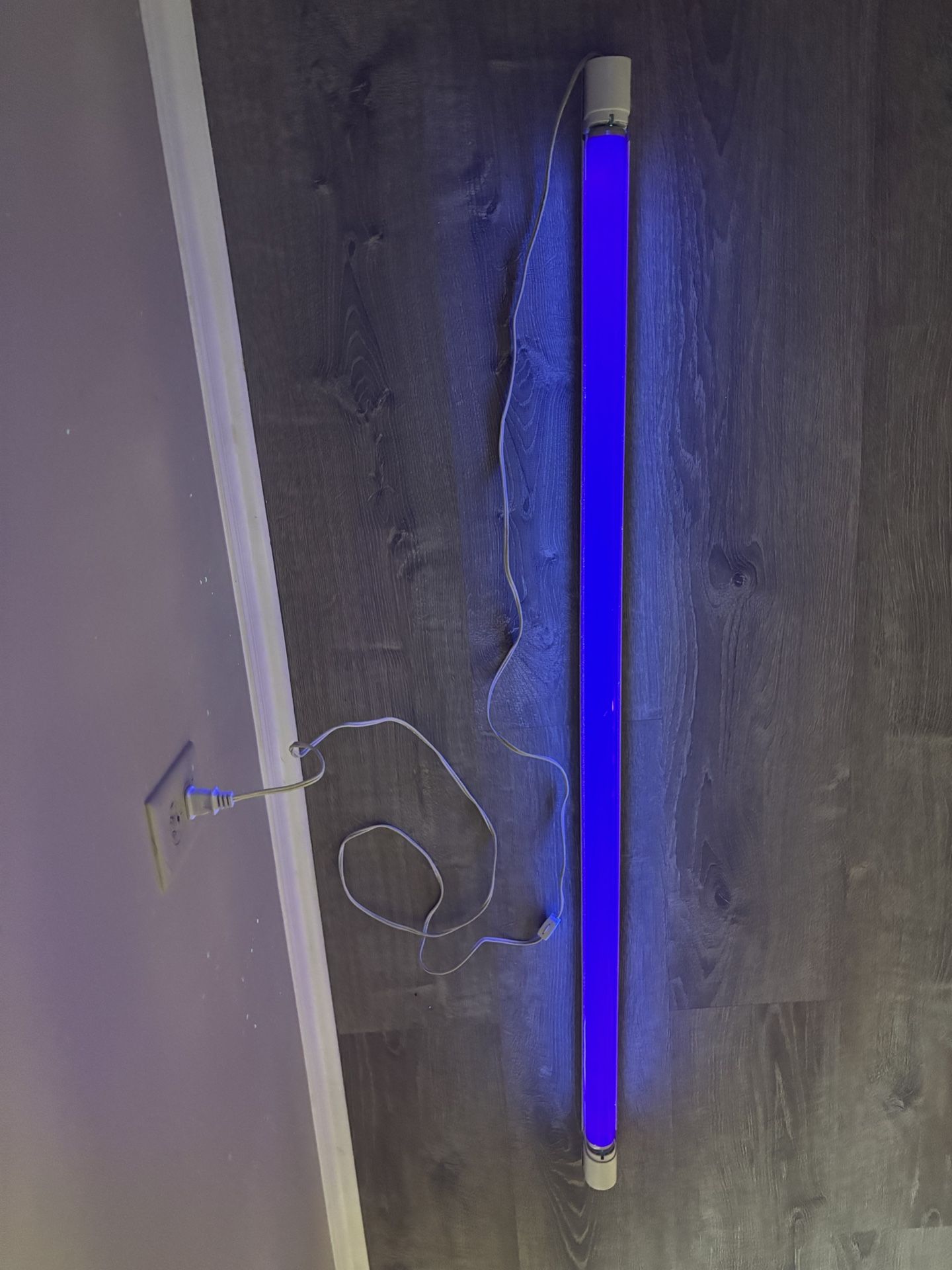 48"- 40 Watt Black Light