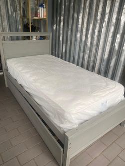 Twin bed with pull-out twin