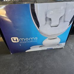 4 MOMS Mamaroo Baby Swing, Excellent Condition 