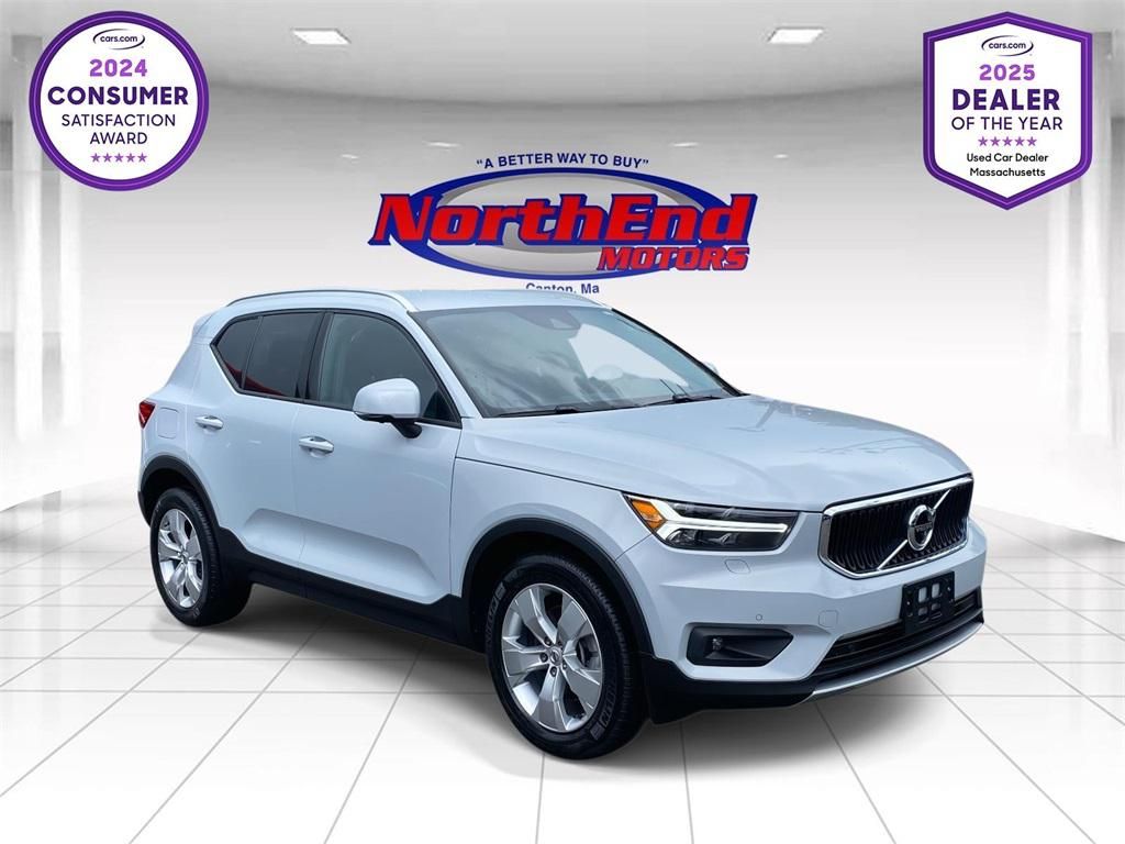2022 Volvo XC40