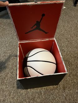 Air Jordan 3 White Cement Nike Ball