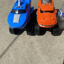 Big Monster Trucks Set Run  and Makes noise