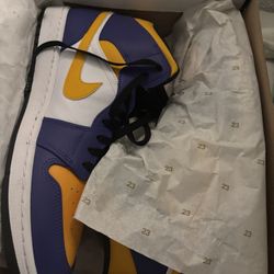 Air Jordan’s 1 Mid (lakers 2022)