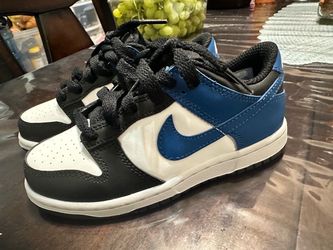 Kids Nike shoes 11.5c