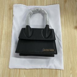 Jacquemus Le Chiquito Moyen Black