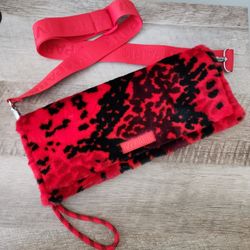 Ivy Park Adidas Hearts Sold Out Clutch (NWT)
