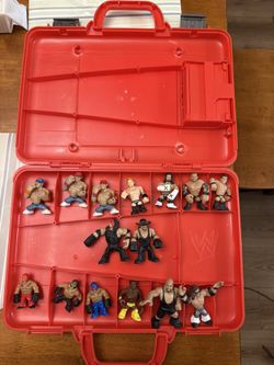 WWE Rumblers Money In The Bank Briefcase With 15 Mini Figurs