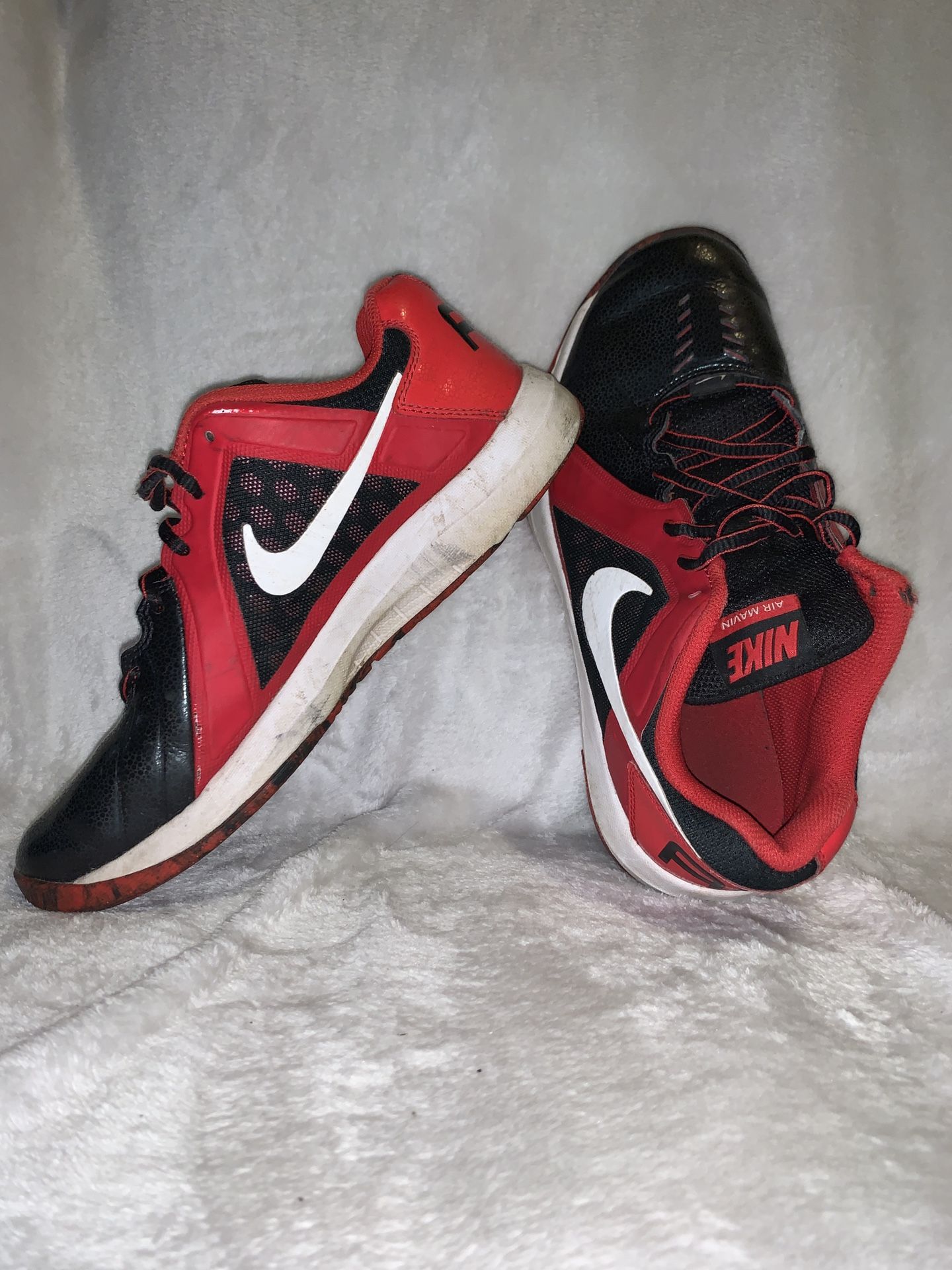 Nike Air Marvin Mens size 8 basketball shoes