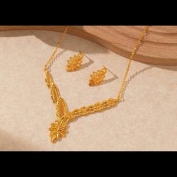 22k Gold plated only, not real gold Luxury design, tarnish proof 