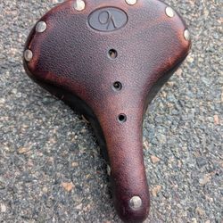 Velo Orange Saddle Model 8 Touring Sprung Vintage Bicycle Seat Brown Leather
