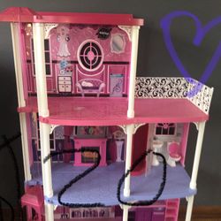 Barbie Dream House 