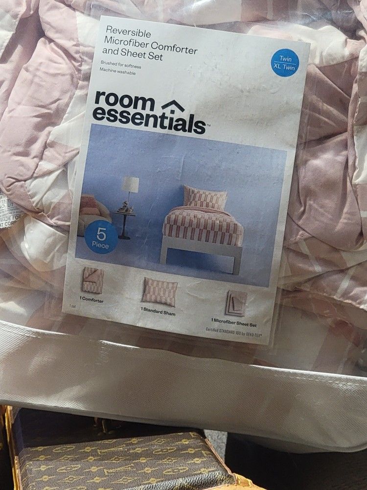 Twin Comforter And Sheet Set