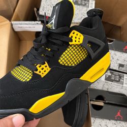 Jordan 4 