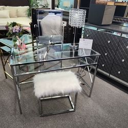 SALE!!! Brand New Luxury Vainty With Stool