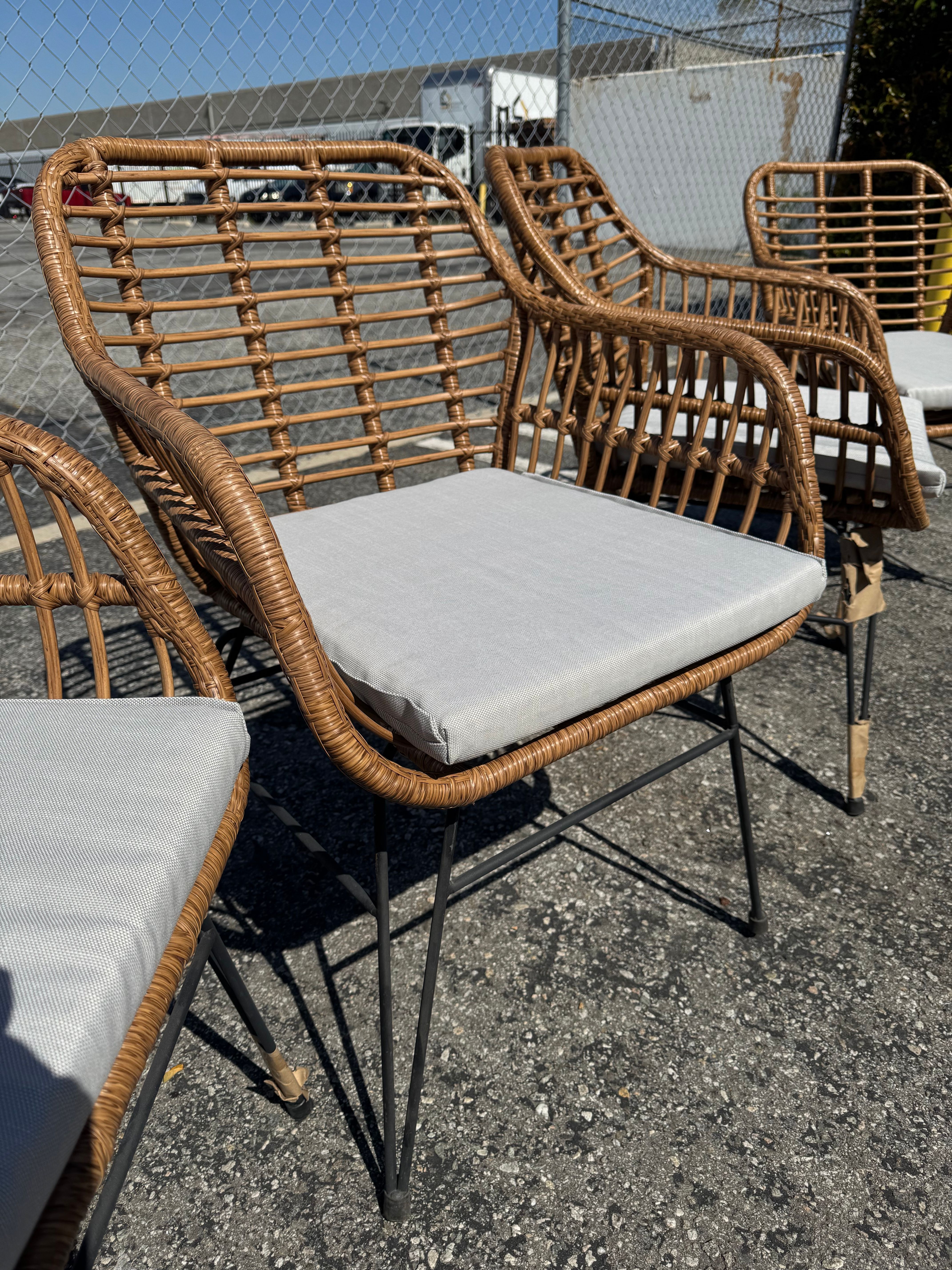 4pcs Yyuma Outdoor Dinner Chairs