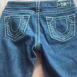 True Religion Fit Nicely Going For 36$ Size 25s