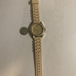 the jewelry clock works well in good condition